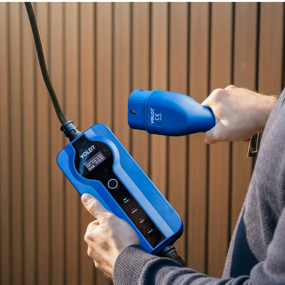 Type 2 - schuko | Adjustable 8A - 16A | 3,7kW charging cable